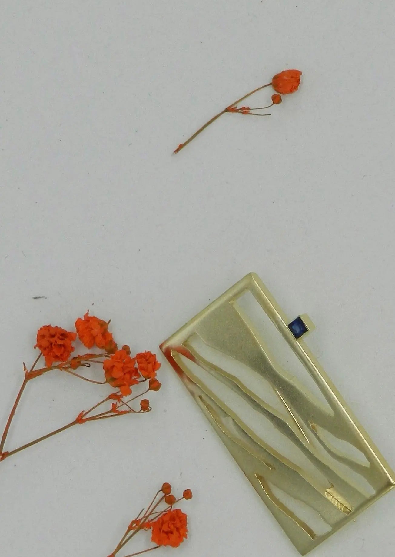 Serra & The Passage of Space Brooch - Gallery 79 – Jewellery Art & Design